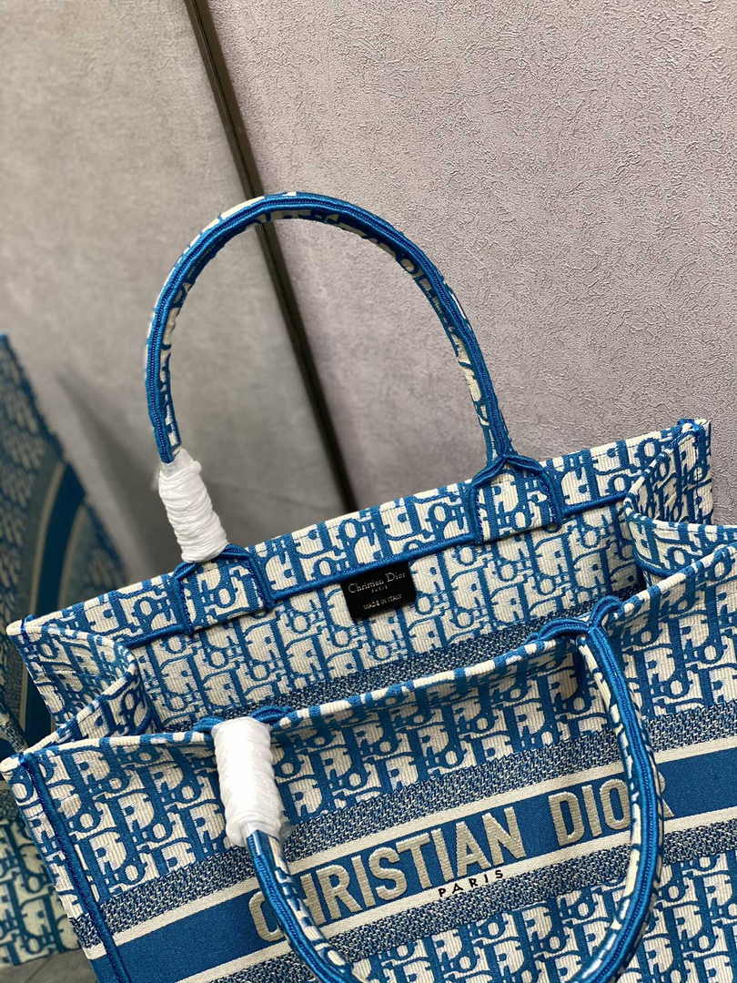 Medium Dior Book Tote M1296 Blue Dior Oblique Embroidery