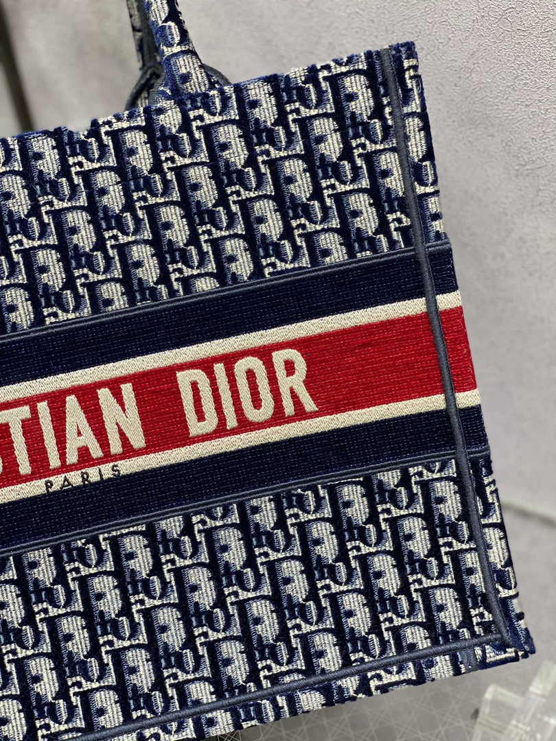 Medium Dior Book Tote M1296 Blue velvet Dior Oblique Embroidery