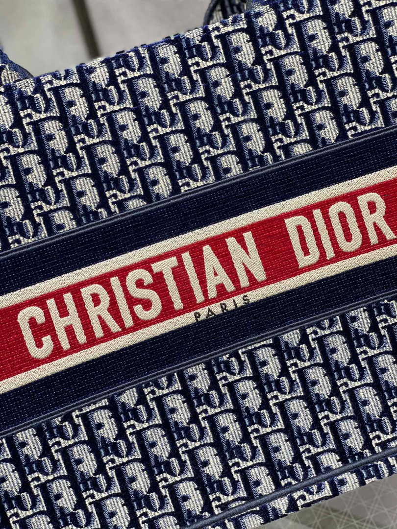 Medium Dior Book Tote M1296 Blue velvet Dior Oblique Embroidery