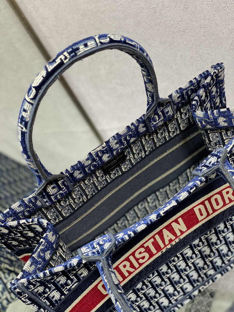 Medium Dior Book Tote M1296 Blue velvet Dior Oblique Embroidery