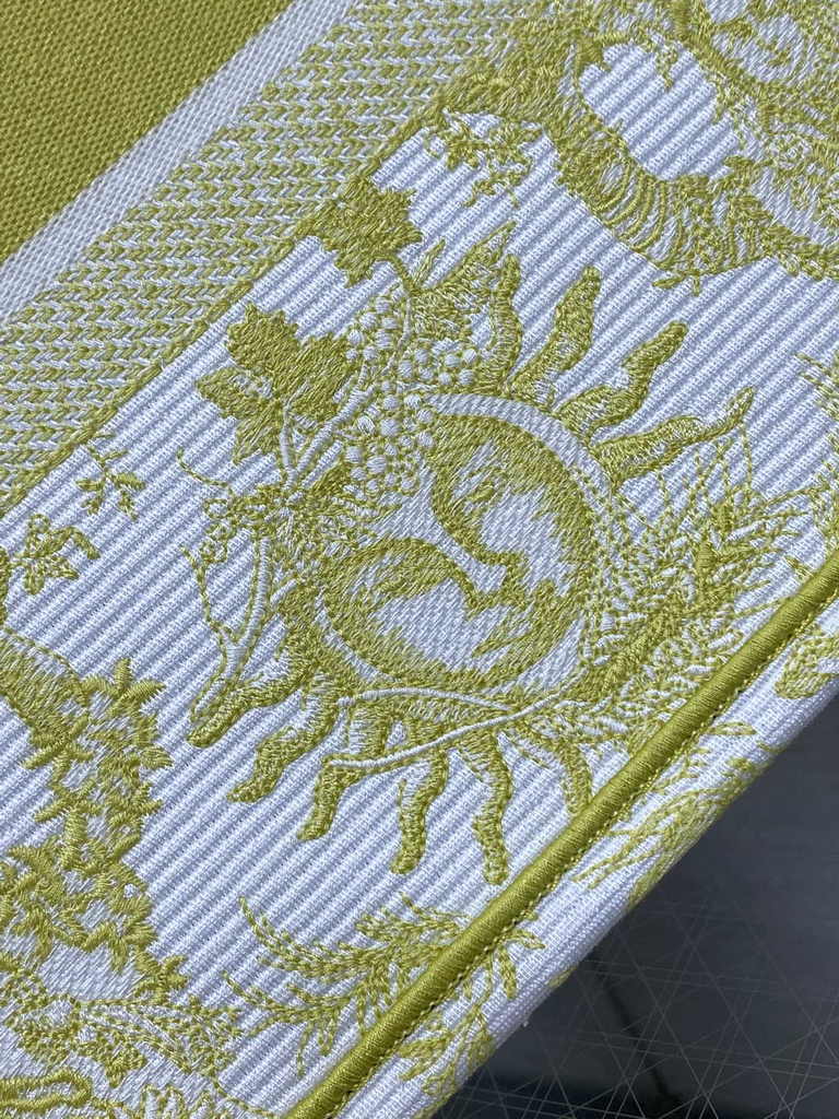 Medium Dior Book Tote M1296 Embroidery M76F