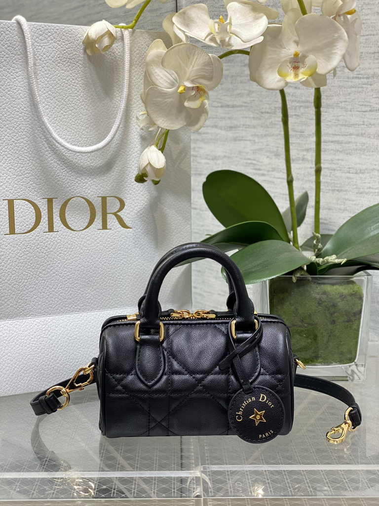 Dior Groove 16 Mini Bag S4000 Black Macrocannage Calfskin - Default Title - View 1