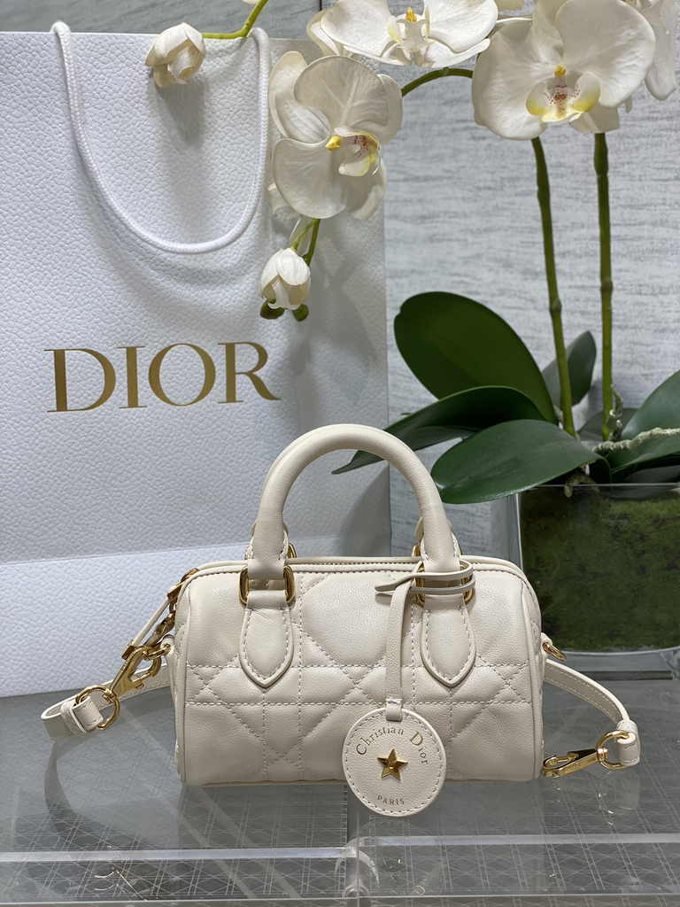 Dior Groove 16 Mini Bag S4000 Beige Macrocannage Calfskin - Default Title - View 1