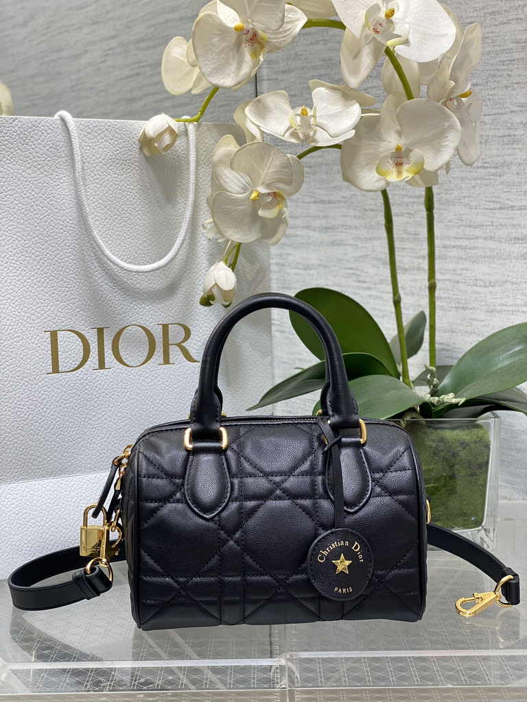 Dior Groove 20 Bag M1364 Black Macrocannage Calfskin - Default Title - View 1
