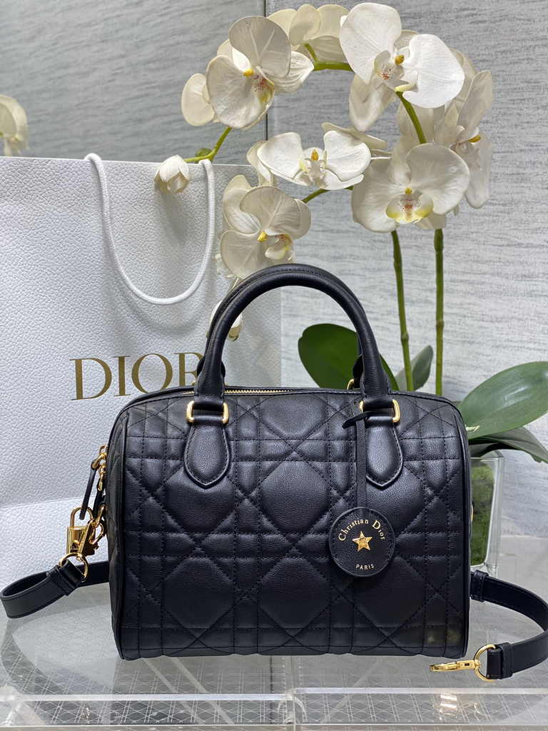Dior Groove 25 Bag M1365 Black Macrocannage Calfskin - Default Title - View 1