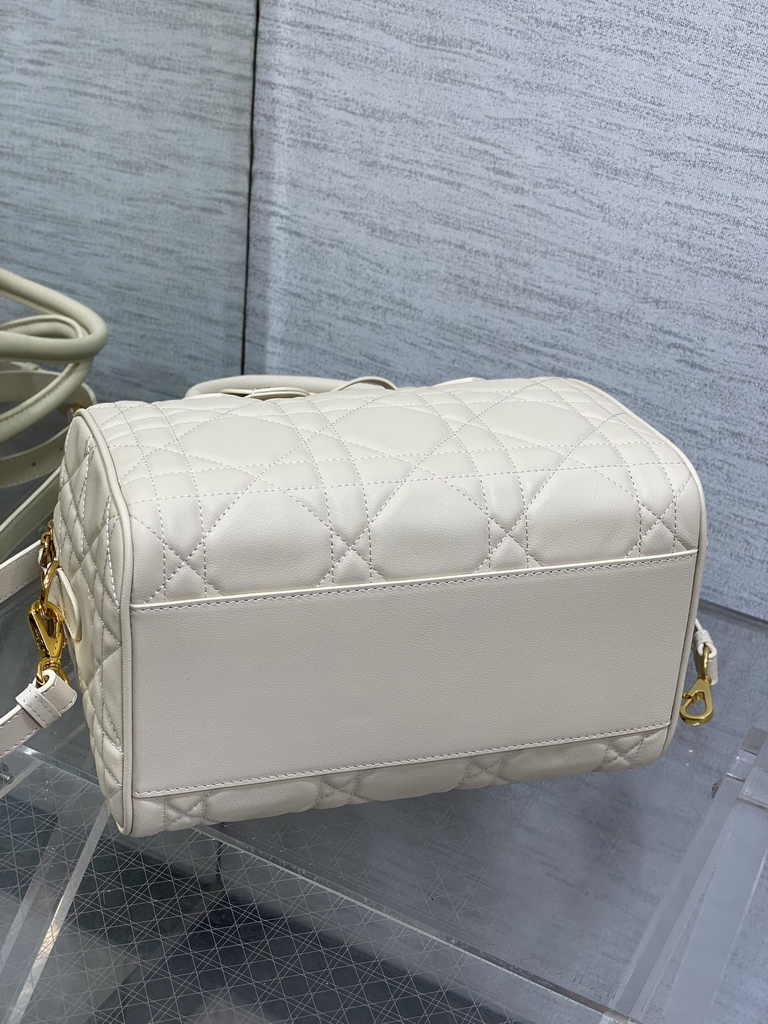 Dior Groove 25 Bag M1365 Dusty Ivory Macrocannage Calfskin - Default Title - View 5