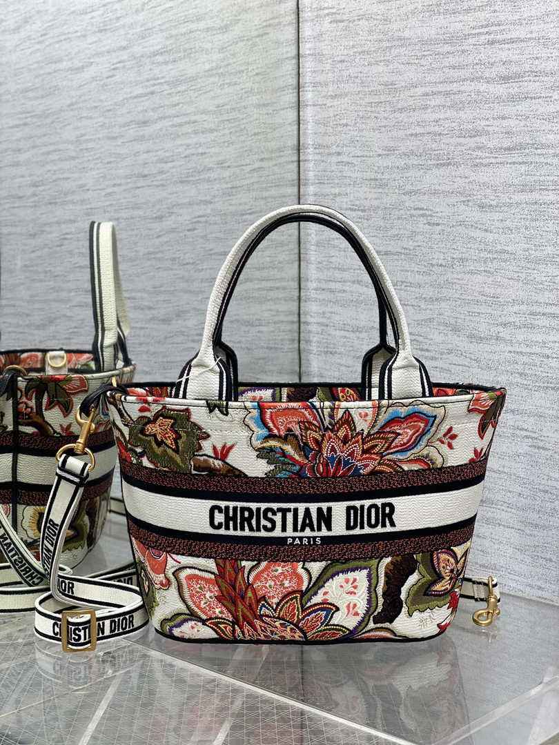 Dior Hat Basket Bag M1328 White and Red Macrocannage Embroidery - Default Title - View 4