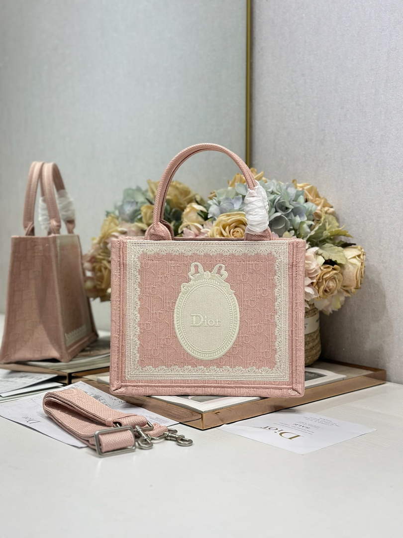 Dioramour Small Book Tote – Soupir Pink Lace Oblique - Default Title - View 1