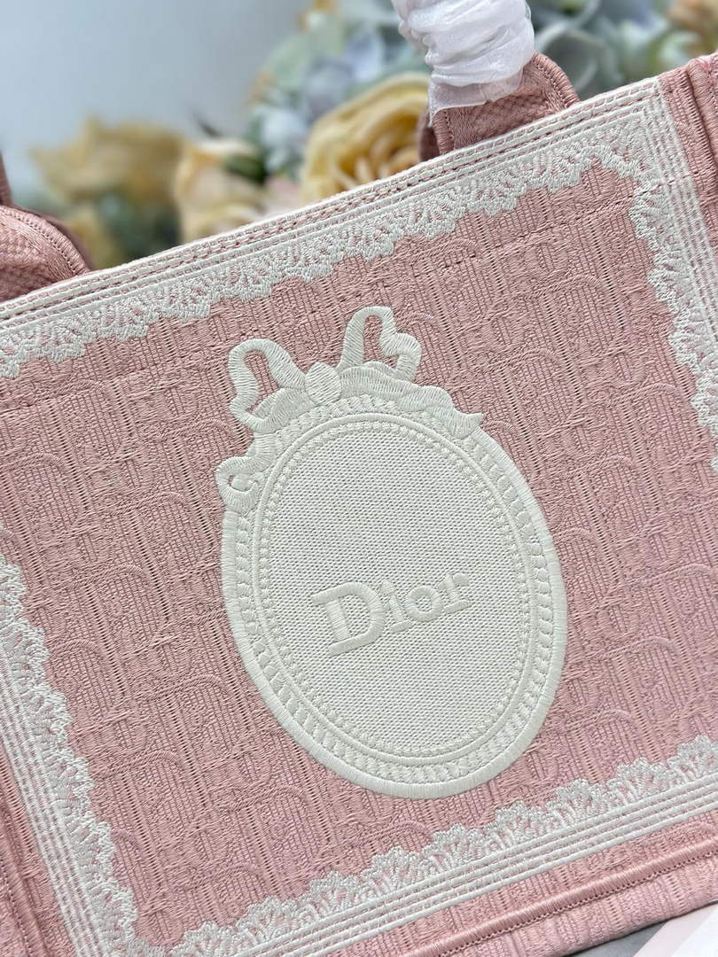 Dioramour Small Book Tote – Soupir Pink Lace Oblique - Default Title - View 5