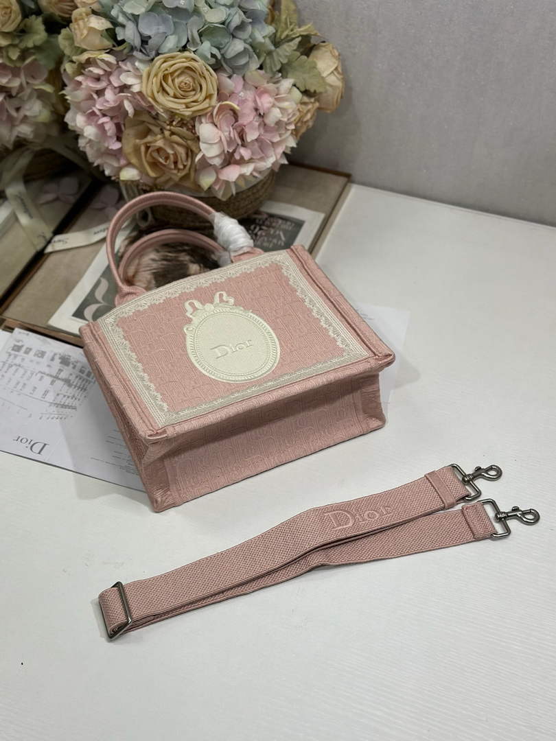 Dioramour Small Book Tote – Soupir Pink Lace Oblique - Default Title - View 9