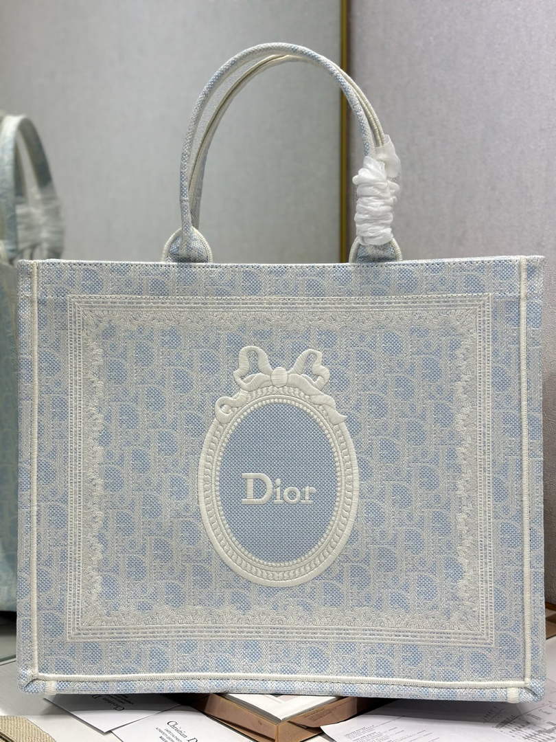 Dior Large Book Tote – Soupir Blue Oblique with Lace - Default Title - View 1