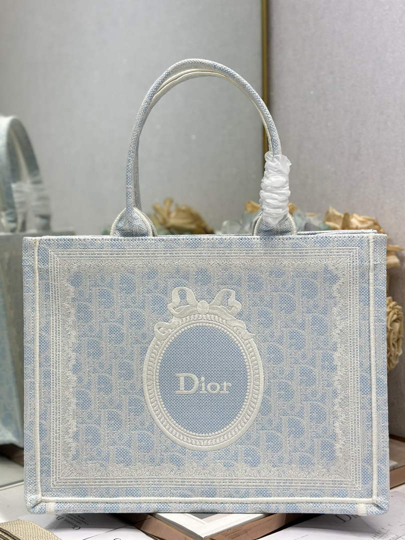 Dioramour Medium Book Tote with Strap – Soupir Blue Oblique with Lace - Default Title - View 1
