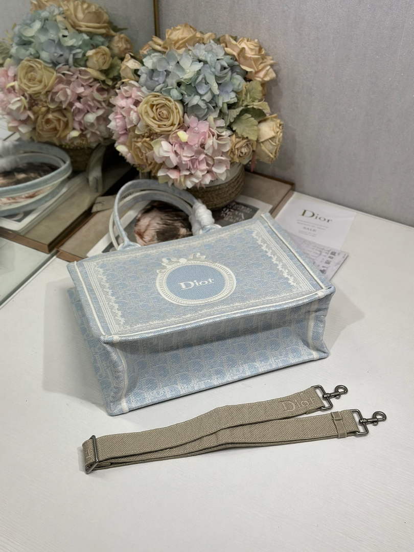 Dioramour Medium Book Tote with Strap – Soupir Blue Oblique with Lace - Default Title - View 10