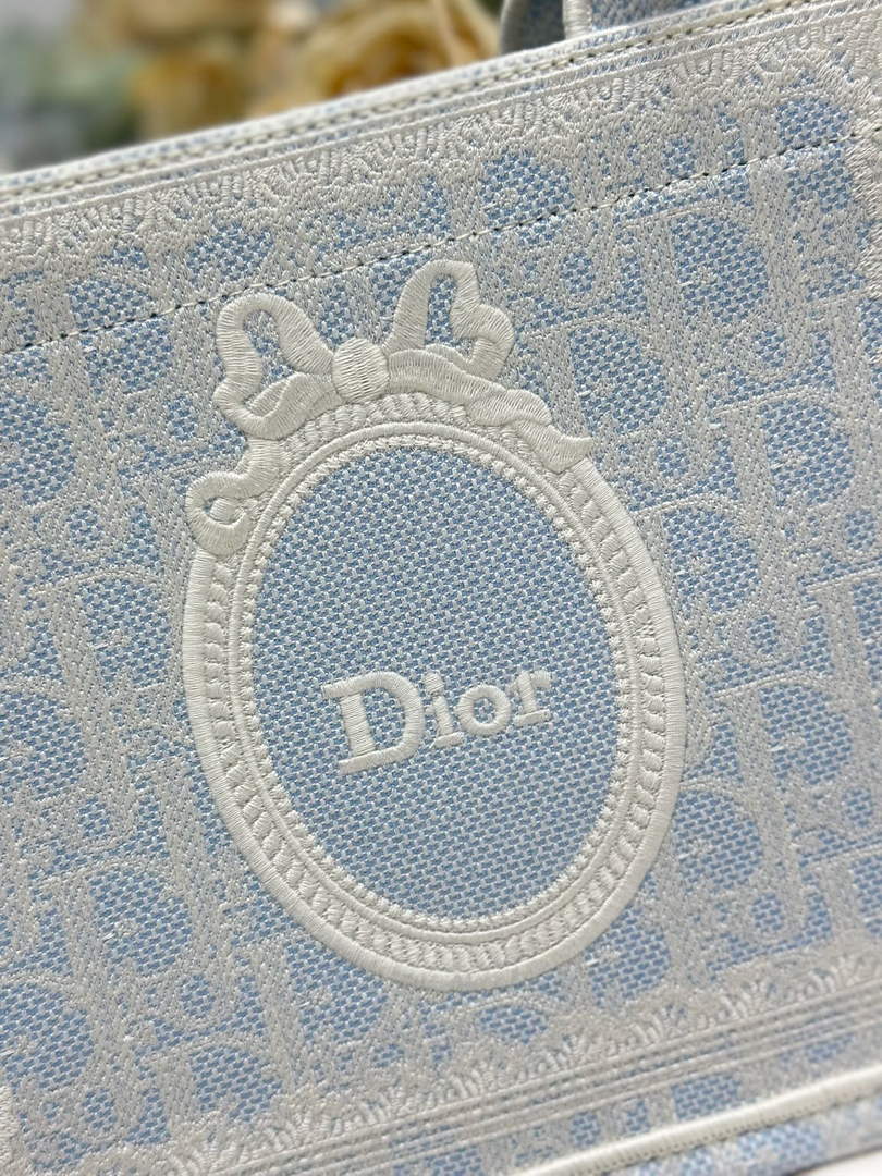 Dioramour Small Book Tote – Soupir Blue Lace Oblique - Default Title - View 4