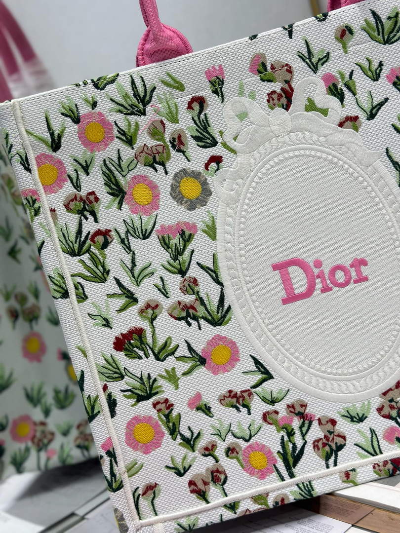 Dior Large Book Tote – White Daisy Garden Embroidery - Default Title - View 5