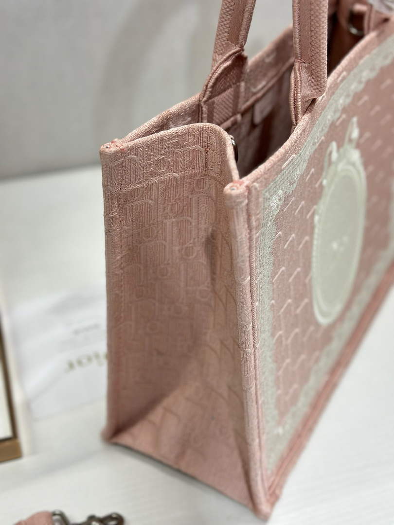 Dioramour Medium Book Tote with Strap – Soupir Pink Oblique with Lace - Default Title - View 4