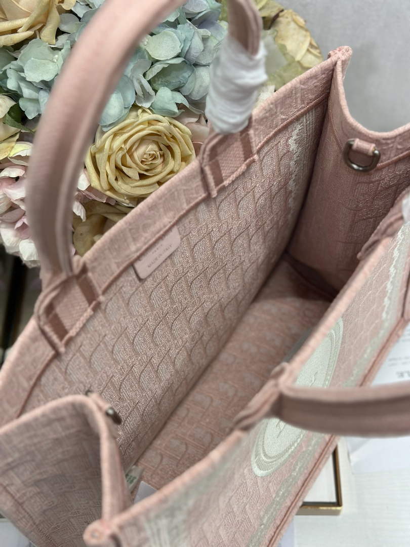 Dioramour Medium Book Tote with Strap – Soupir Pink Oblique with Lace - Default Title - View 6