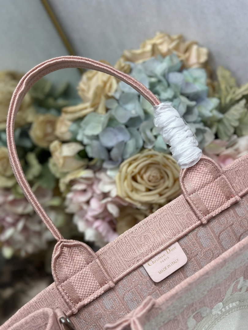Dioramour Medium Book Tote with Strap – Soupir Pink Oblique with Lace - Default Title - View 7