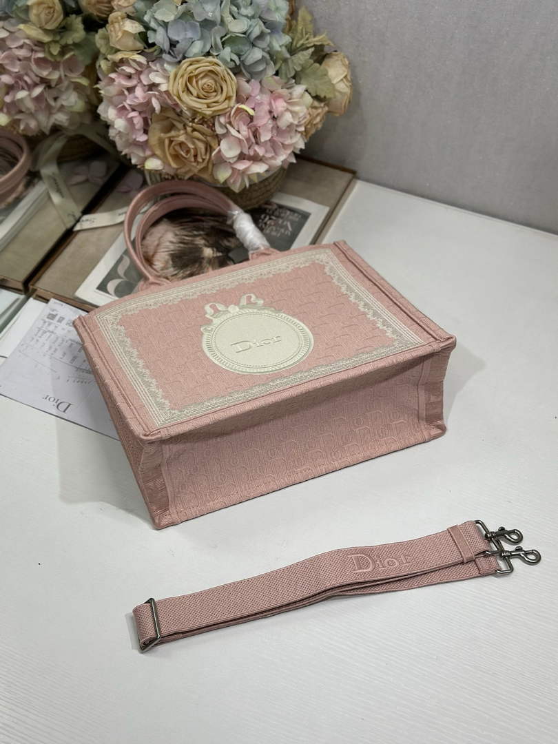 Dioramour Medium Book Tote with Strap – Soupir Pink Oblique with Lace - Default Title - View 9