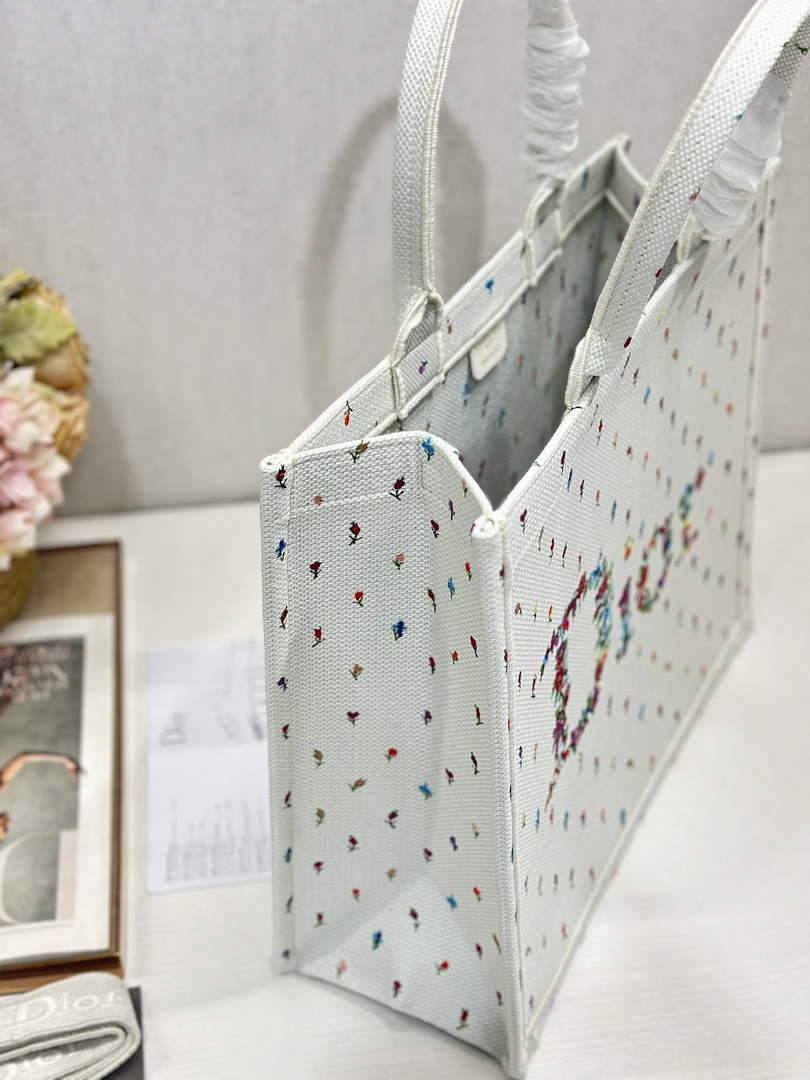 Dioramour Large Book Tote – White Revolution Flowers - Default Title - View 4