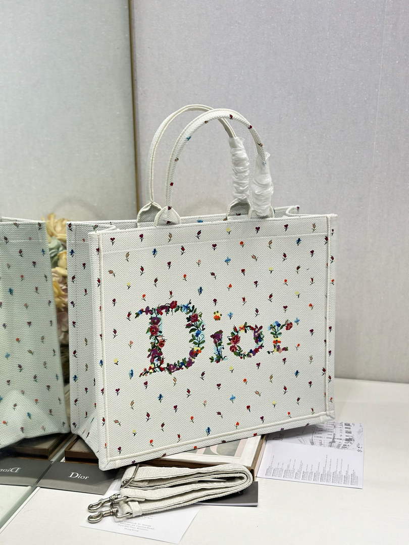 Dioramour Large Book Tote – White Revolution Flowers - Default Title - View 7