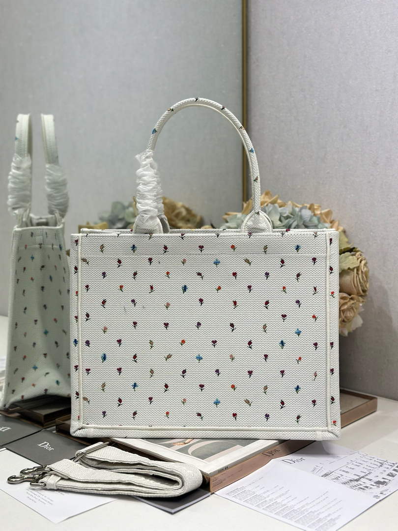 Dioramour Medium Book Tote – White Revolution Flowers - Default Title - View 2