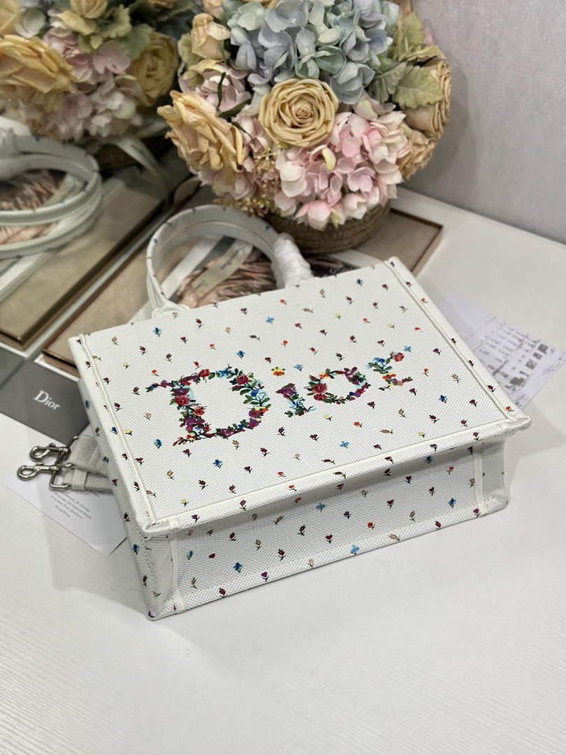 Dioramour Medium Book Tote – White Revolution Flowers - Default Title - View 7
