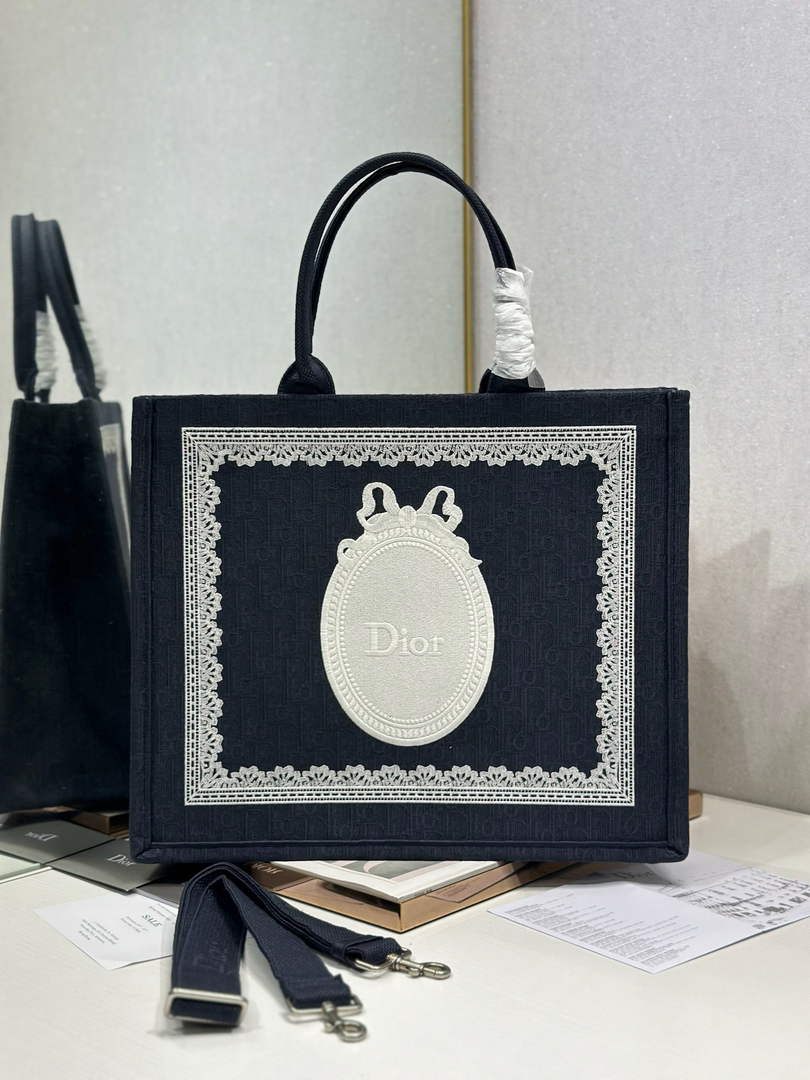 Dior Large Book Tote – Navy Oblique with White Lace - Default Title - View 2