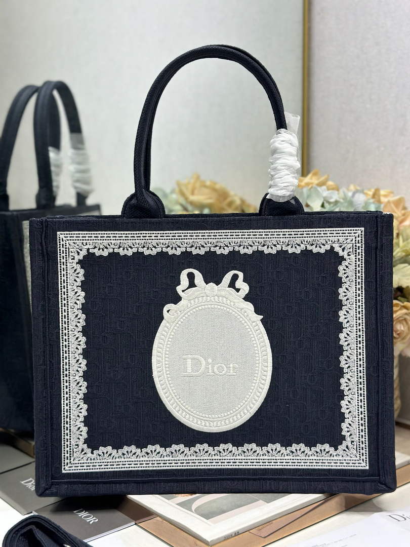 Dior Medium Book Tote with Strap – Navy Oblique with White Lace - Default Title - View 1