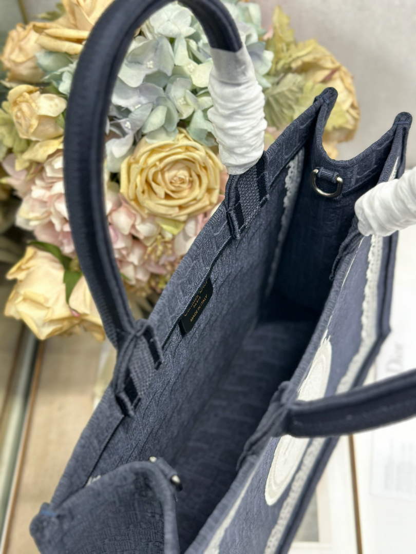 Dior Medium Book Tote with Strap – Navy Oblique with White Lace - Default Title - View 8