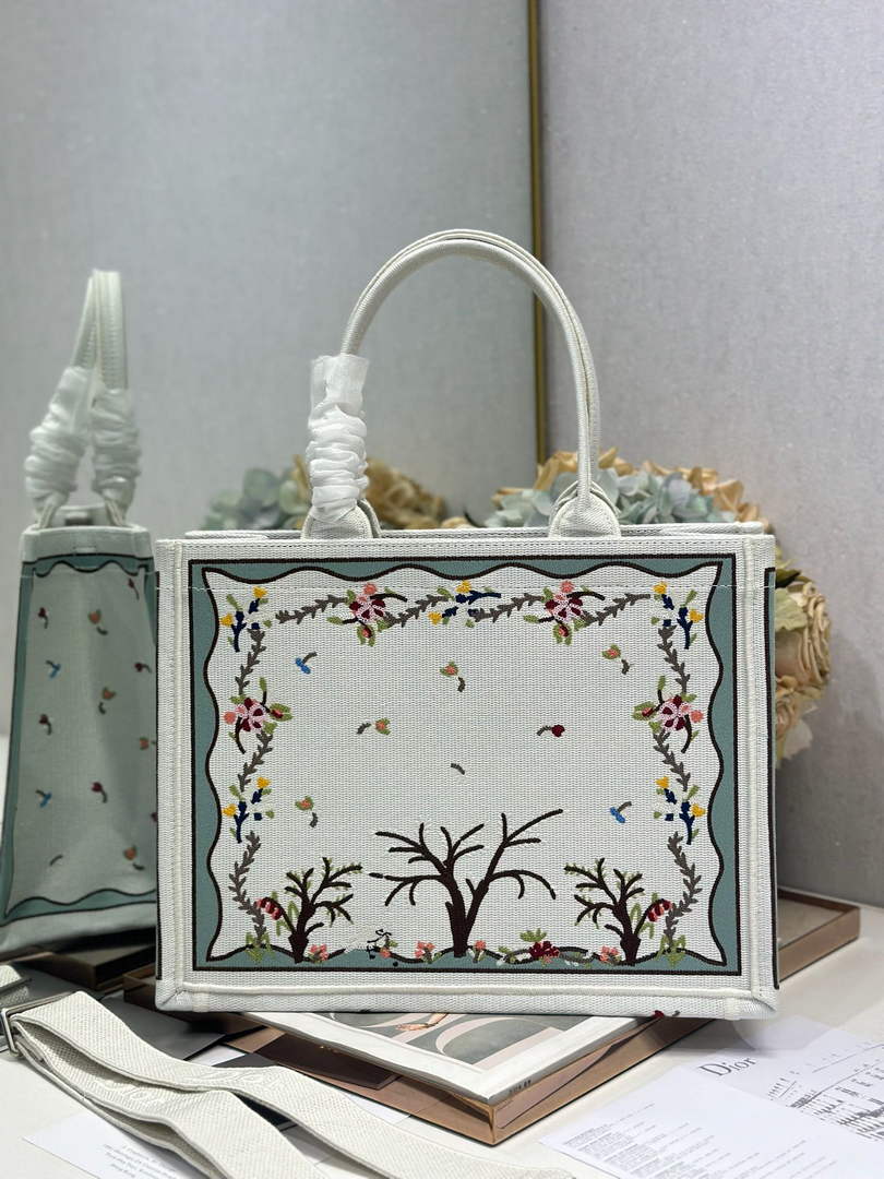 Dioramour Medium Book Tote – Multicolor Revolution Flowers - Default Title - View 3