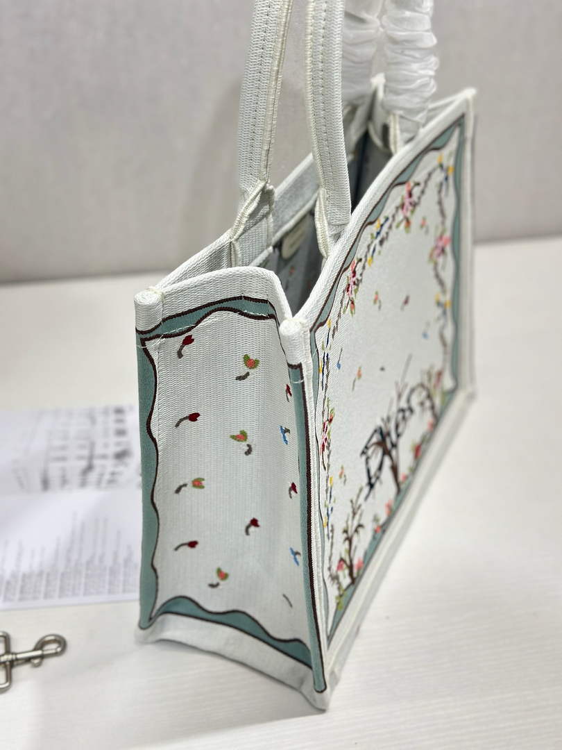 Dioramour Medium Book Tote – Multicolor Revolution Flowers - Default Title - View 4