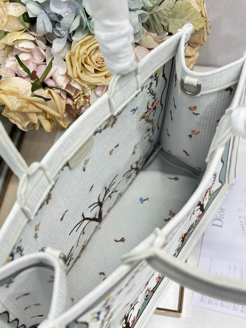 Dioramour Medium Book Tote – Multicolor Revolution Flowers - Default Title - View 8