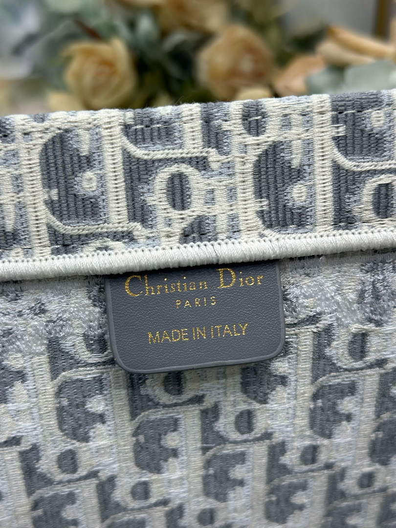 Dior Large Book Tote with Strap – Latte Gray Oblique with White Lace - Default Title - View 7