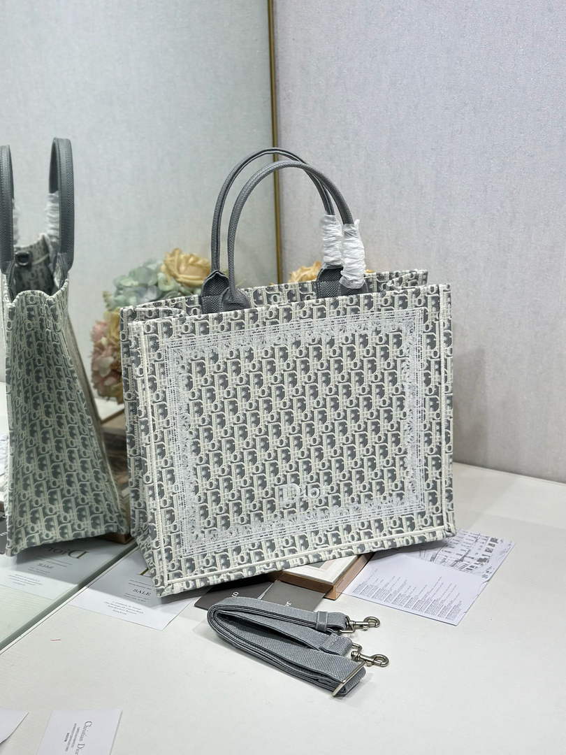 Dior Medium Book Tote with Strap – Latte Gray Oblique with White Lace - Default Title - View 2