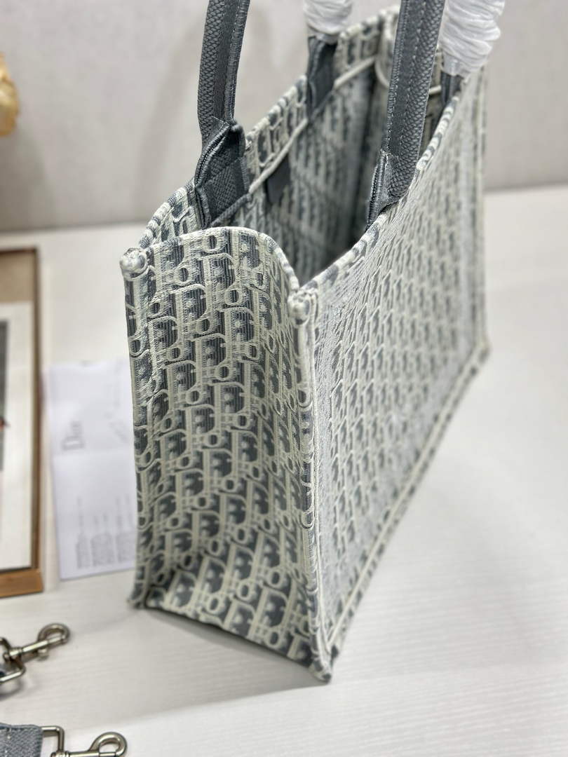 Dior Medium Book Tote with Strap – Latte Gray Oblique with White Lace - Default Title - View 5