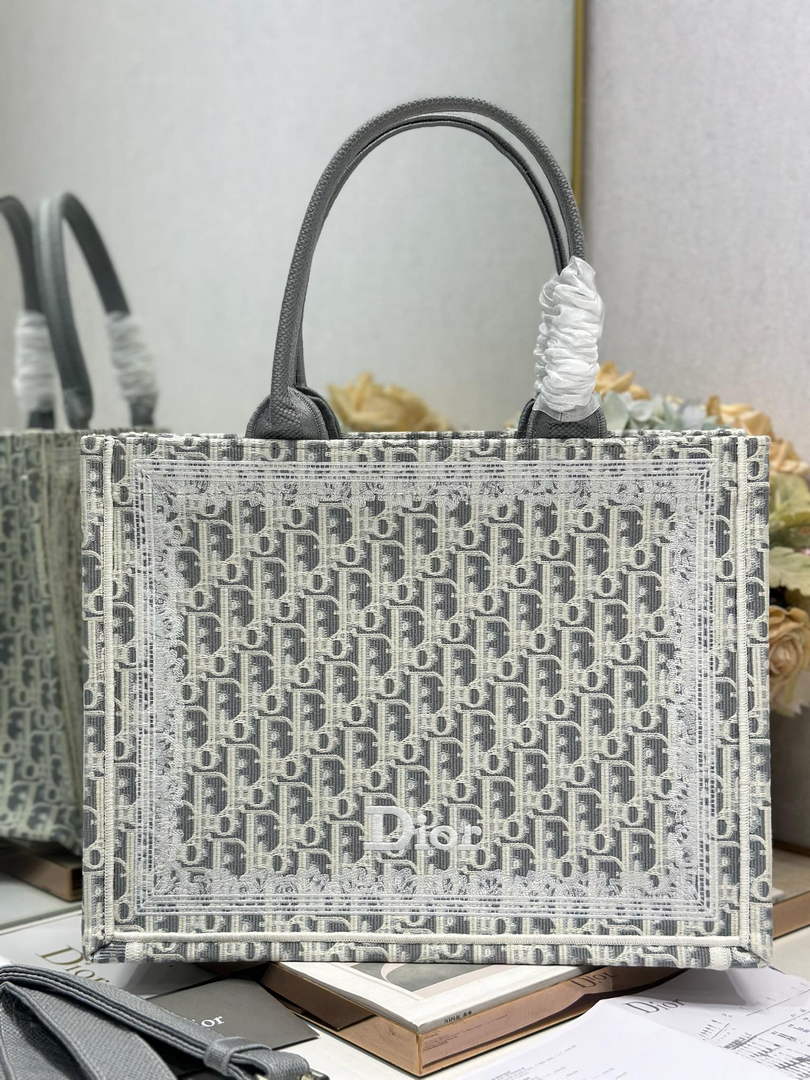 Dior Medium Book Tote with Strap – Latte Gray Oblique with White Lace - Default Title - View 1