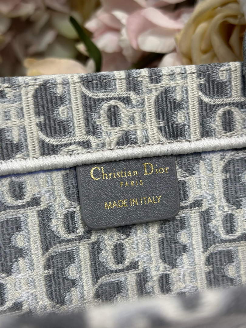 Dior Medium Book Tote with Strap – Latte Gray Oblique with White Lace - Default Title - View 8