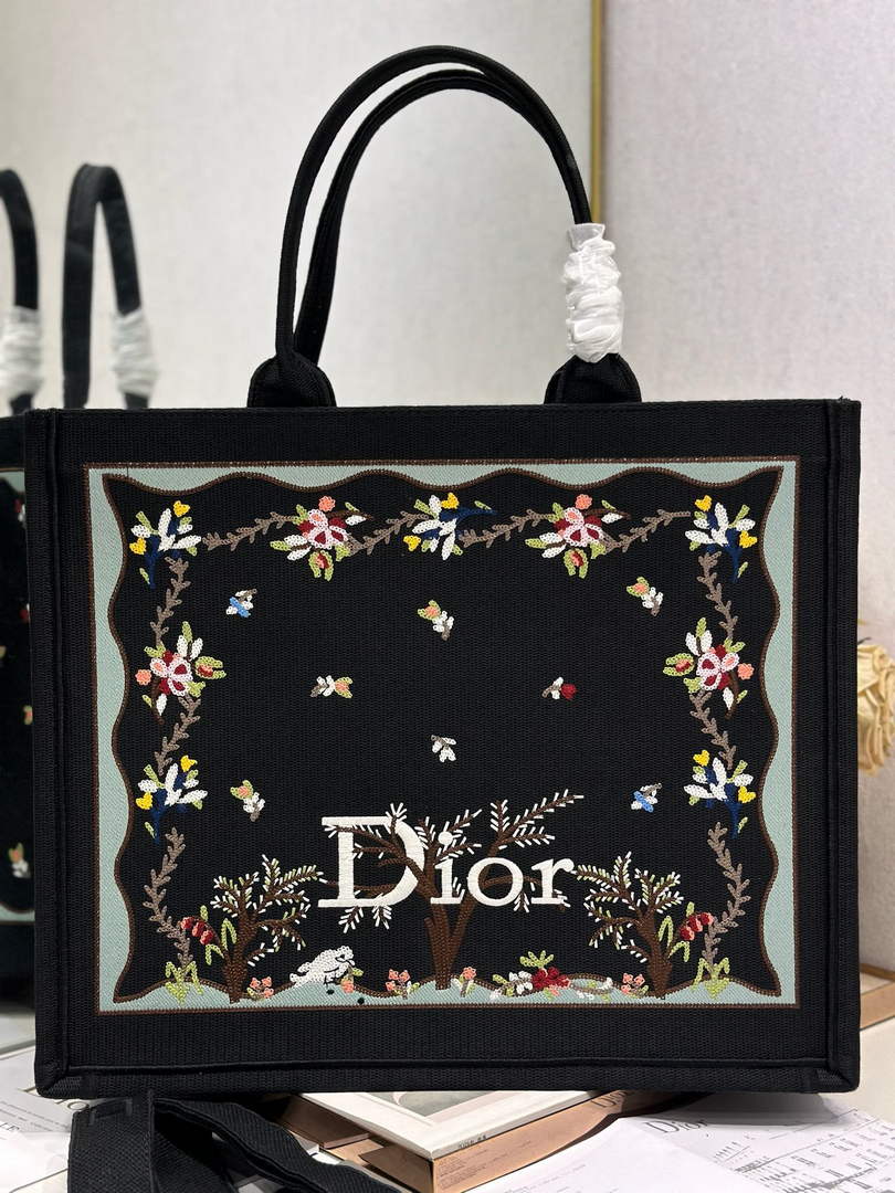 Dioramour Large Book Tote – Black Revolution Flowers - Default Title - View 1