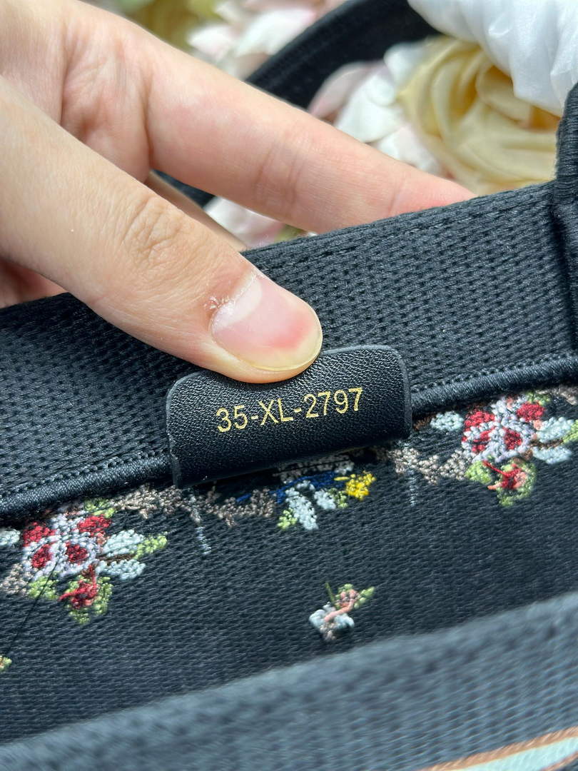 Dioramour Small Book Tote – Black Revolution Flowers - Default Title - View 9