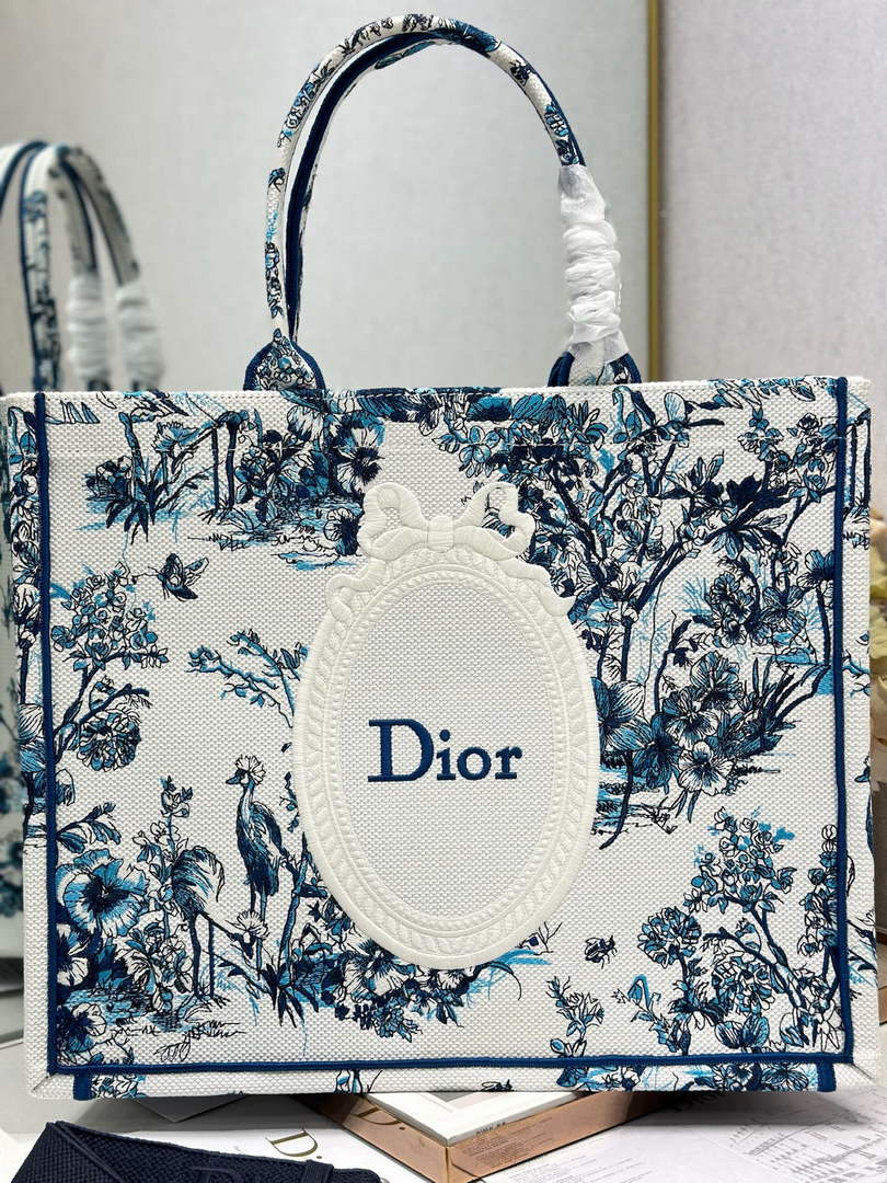 Dior Large Book Tote – Blue Toile de Jouy Floral Garden - Default Title - View 1