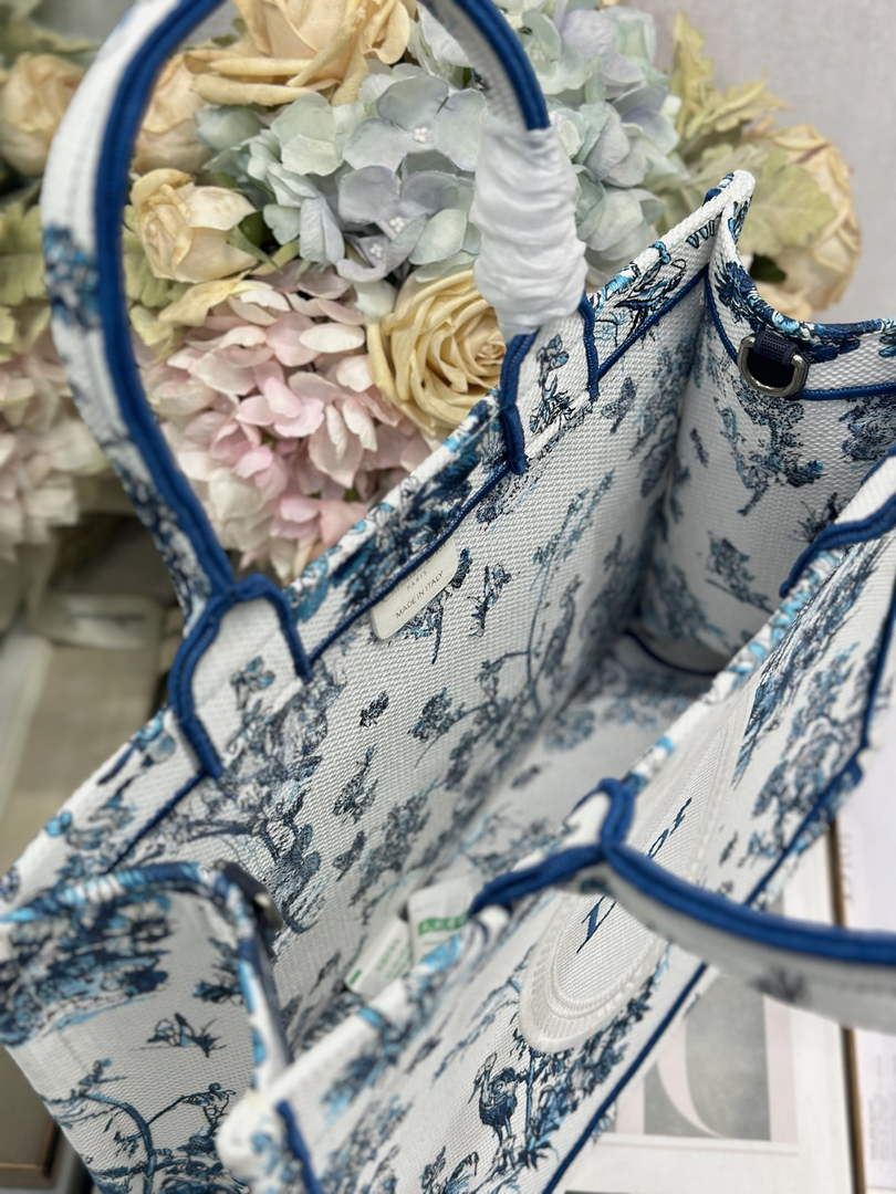 Dior Medium Book Tote with Strap – Blue Toile de Jouy Floral Garden - Default Title - View 8