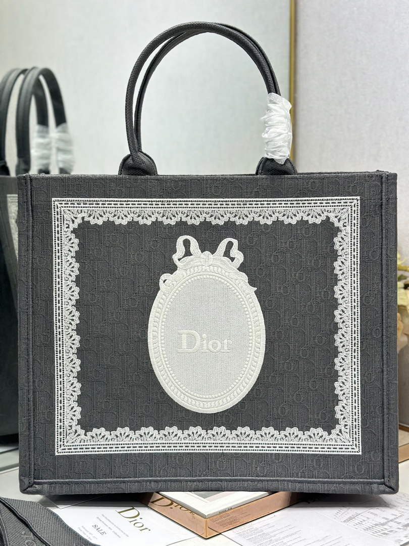 Dior Large Book Tote – Black Oblique with White Lace - Default Title - View 1