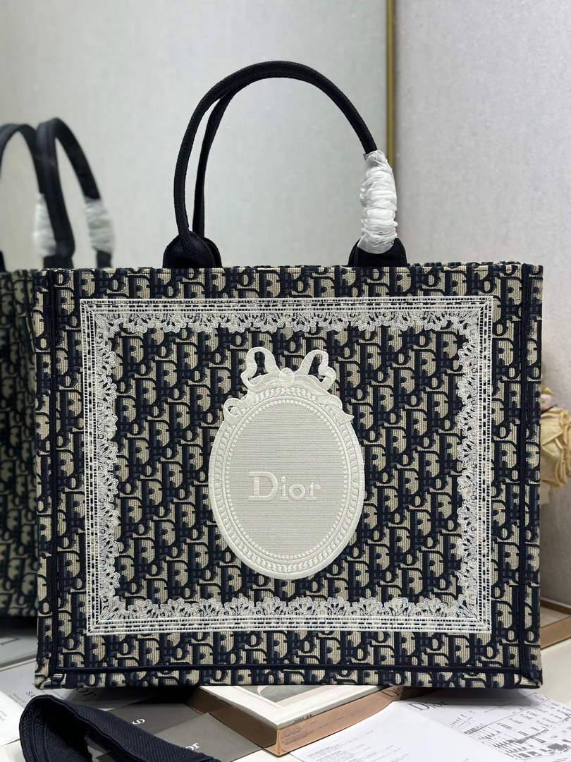 Dior Large Book Tote – Navy Oblique with White Lace - Default Title - View 1