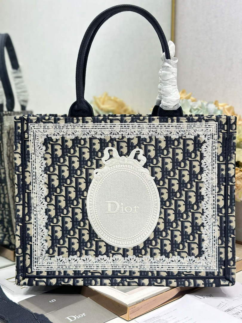 Dior Medium Book Tote with Strap – Navy Oblique with White Lace - Default Title - View 1