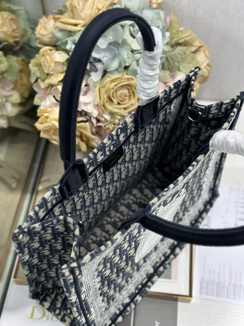 Dior Medium Book Tote with Strap – Navy Oblique with White Lace - Default Title - View 8