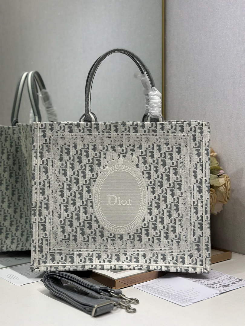 Dior Large Book Tote – Gray Oblique with White Lace - Default Title - View 2