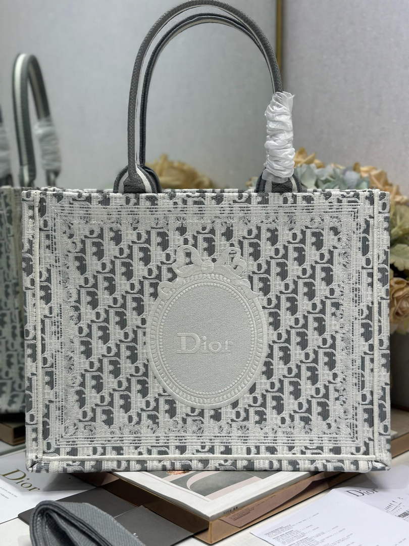Dior Medium Book Tote with Strap – Gray Oblique with White Lace - Default Title - View 1