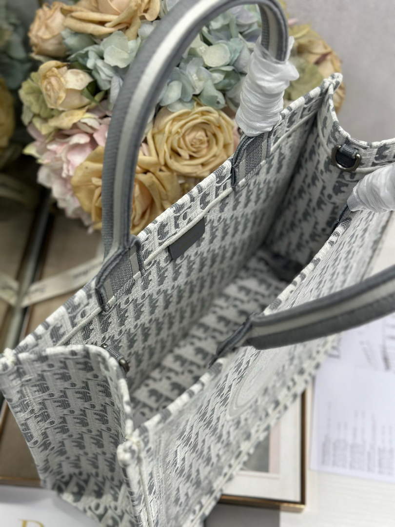 Dior Medium Book Tote with Strap – Gray Oblique with White Lace - Default Title - View 7