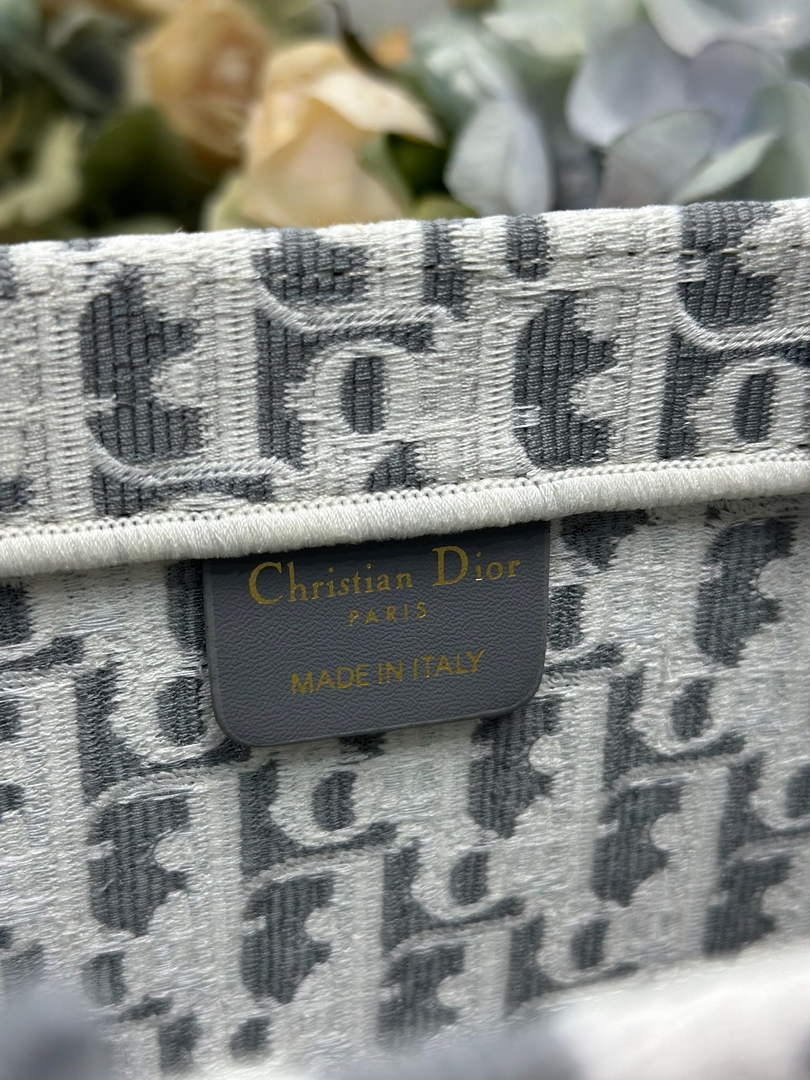 Dior Medium Book Tote with Strap – Gray Oblique with White Lace - Default Title - View 8